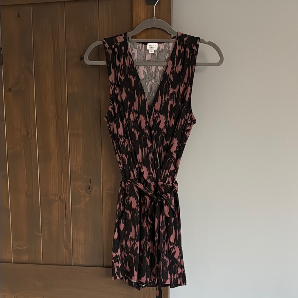 Evereve Peyton Jensen Black and Pink Romper | Size S